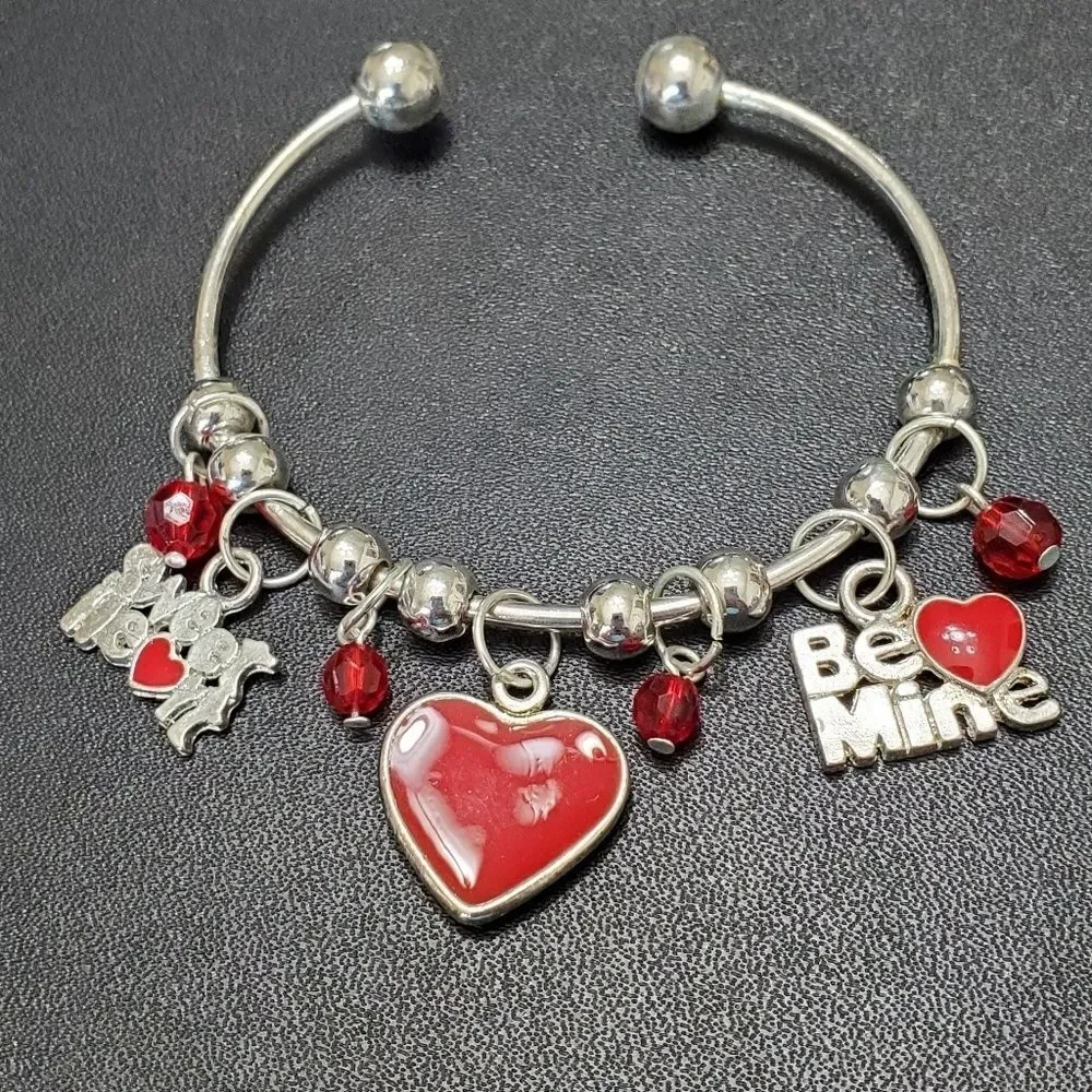 Child's silver tone valentine bracelet 6